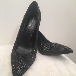Nine West, Beaded Black Pump